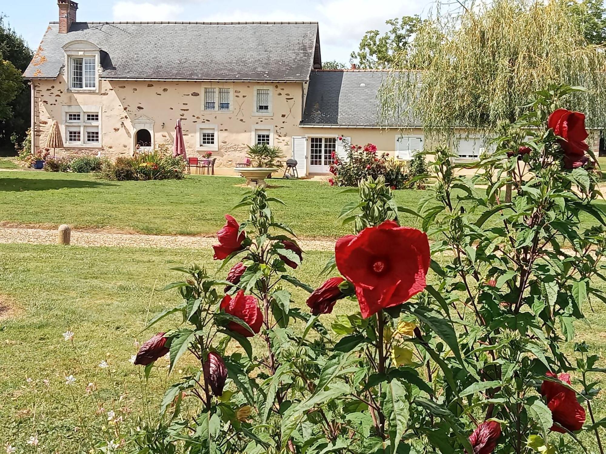 Bed and Breakfast La Haye Georget à Feneu Extérieur photo